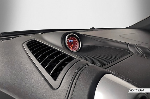 Porsche Cayenne 15 of 28
