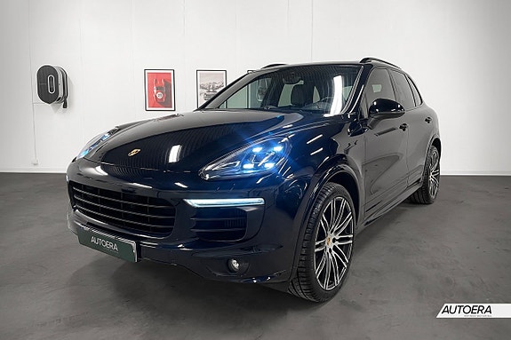 Porsche Cayenne 4 of 28