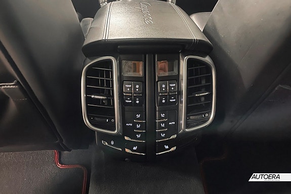 Porsche Cayenne 22 of 28
