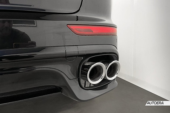 Porsche Cayenne 25 of 28