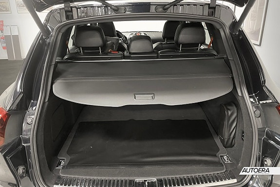 Porsche Cayenne 24 of 28