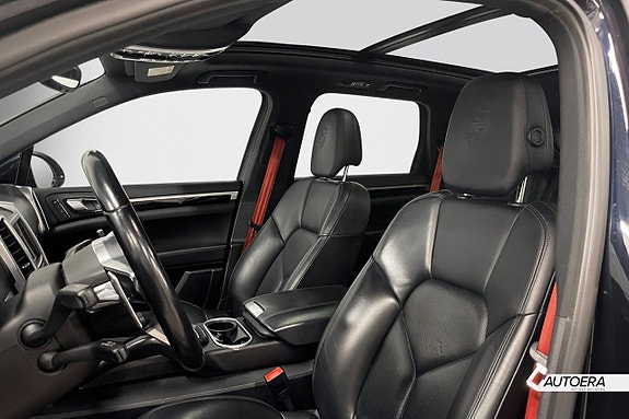Porsche Cayenne 12 of 28