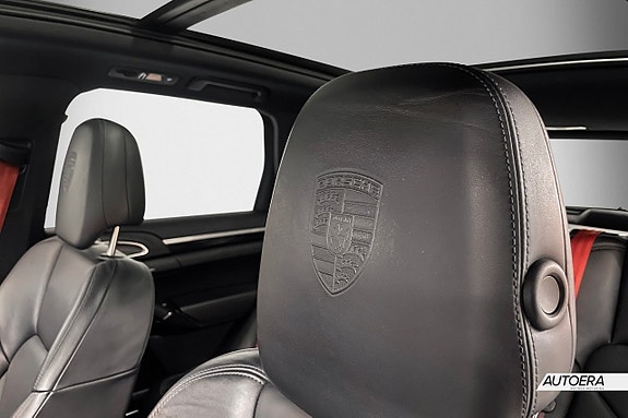 Porsche Cayenne 19 of 28