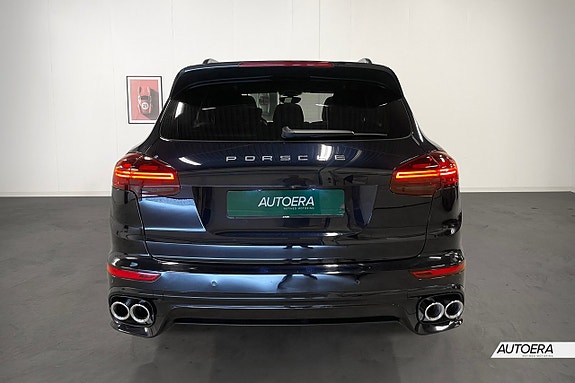 Porsche Cayenne 8 of 28