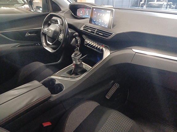 Peugeot 3008 9 of 17