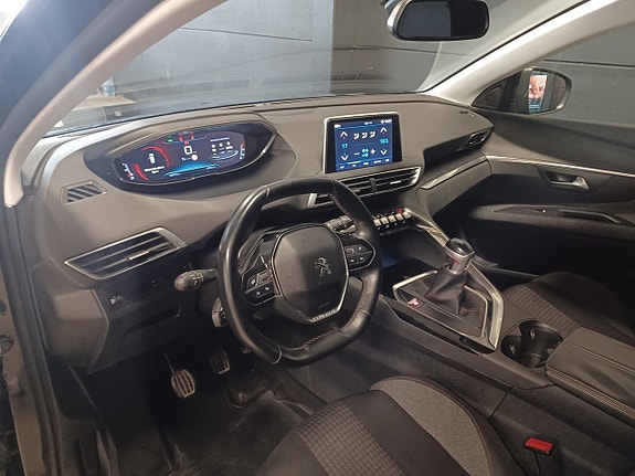 Peugeot 3008 13 of 17