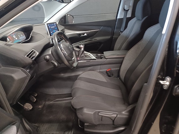 Peugeot 3008 12 of 17