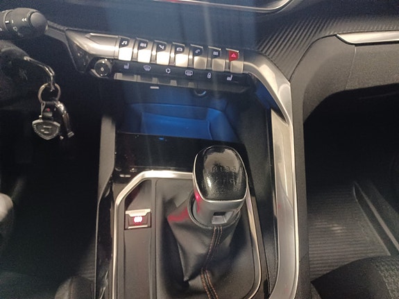 Peugeot 3008 16 of 17
