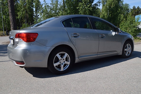 Toyota Avensis 5 of 5