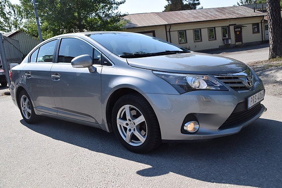 Toyota Avensis 3 of 5