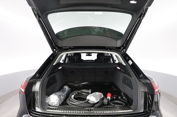 Audi Q8 e-tron 25 of 26