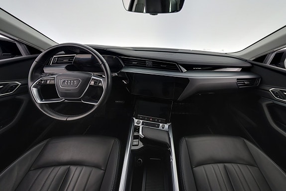 Audi Q8 e-tron 13 of 26