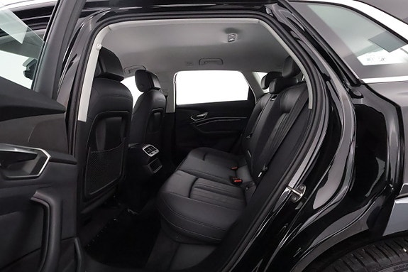 Audi Q8 e-tron 12 of 26