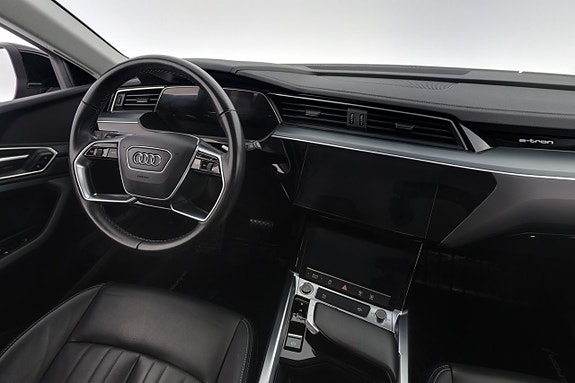 Audi Q8 e-tron 14 of 26