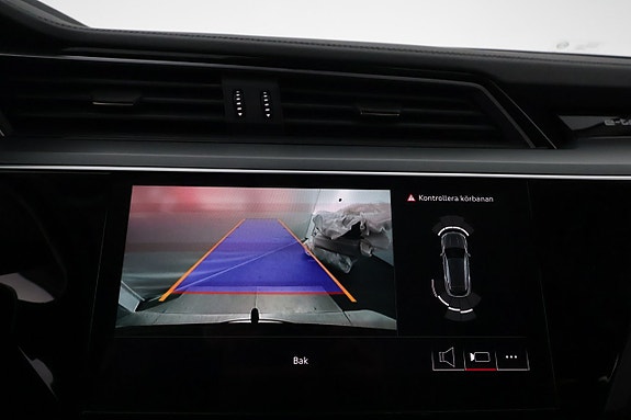 Audi Q8 e-tron 18 of 26