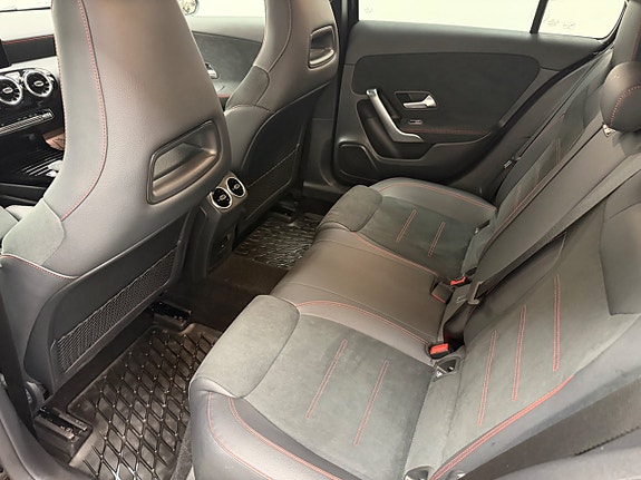 Mercedes-Benz A250 e 18 of 21