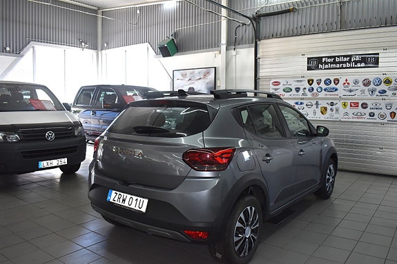 Dacia Sandero Stepway 2 of 5