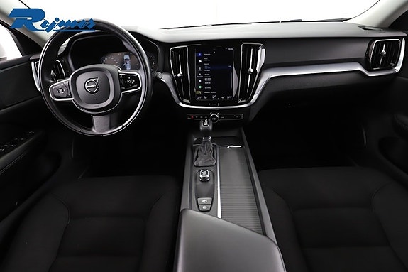 Volvo V60 2 of 5
