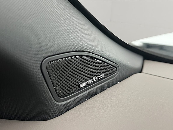 Volkswagen Amarok 16 of 30
