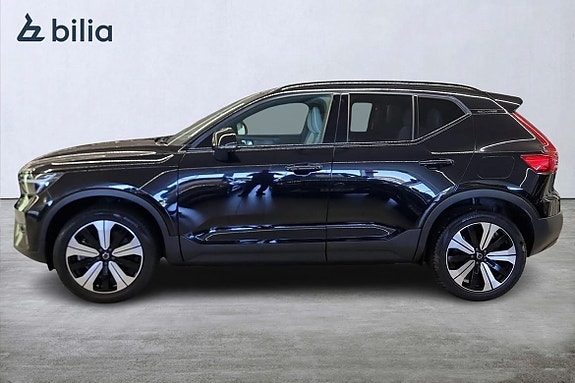 Volvo XC40 4 of 5