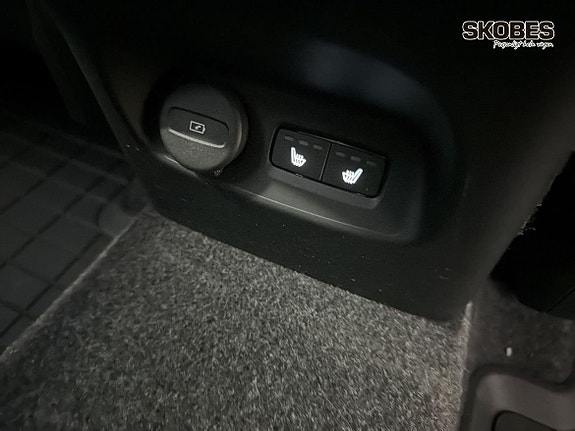 Volvo XC40 19 of 25