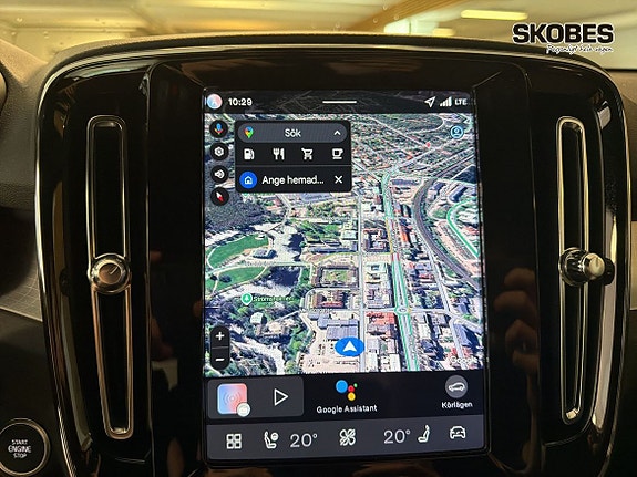 Volvo XC40 15 of 25