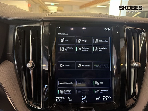 Volvo XC60 16 of 20