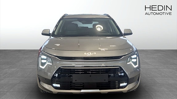 Kia Niro 2 of 12