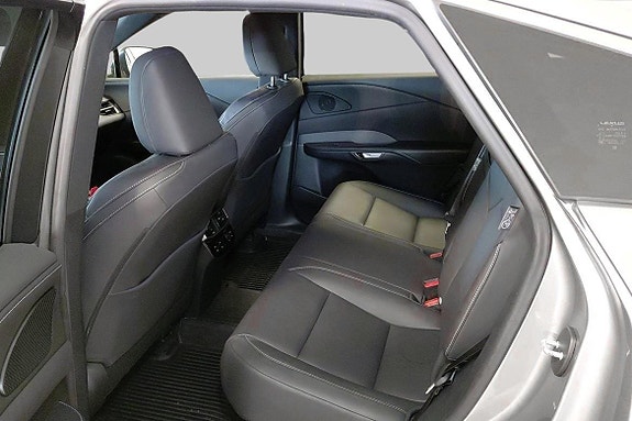 Lexus RX450h+ 7 of 11