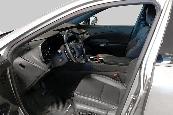 Lexus RX450h+ 6 of 11