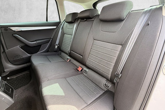 Skoda Octavia 15 of 21