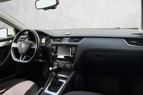 Skoda Octavia 14 of 21
