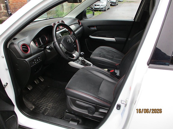 Suzuki Vitara 4 of 5