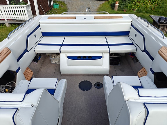 Regal Royal 250XL, Mercruiser 7.4MPI 7 of 14