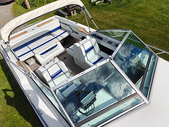 Regal Royal 250XL, Mercruiser 7.4MPI 4 of 14