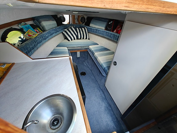 Regal Royal 250XL, Mercruiser 7.4MPI 8 of 14