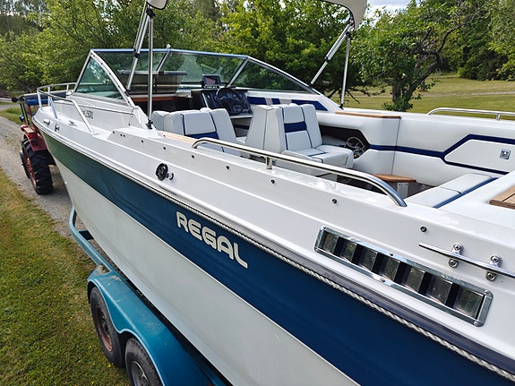 Regal Royal 250XL, Mercruiser 7.4MPI 2 of 14
