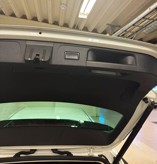 Volkswagen Passat 9 of 18
