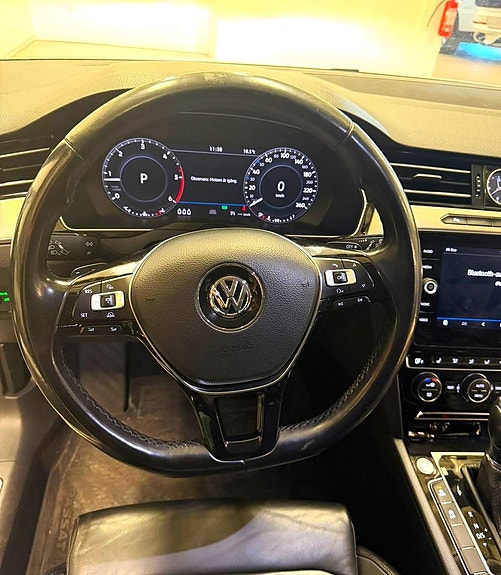 Volkswagen Passat 13 of 18