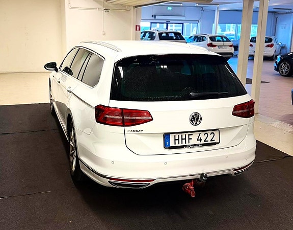 Volkswagen Passat 6 of 18