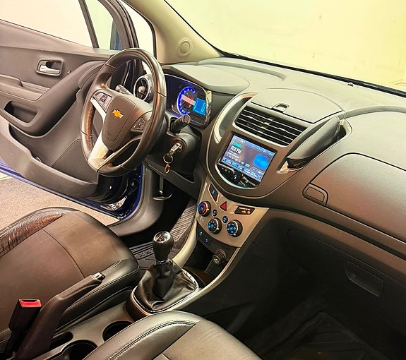 Chevrolet Trax 16 of 19