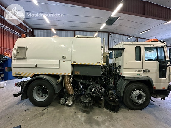 Volvo fl220 sopbil med Johnston JB VT650 4 of 27