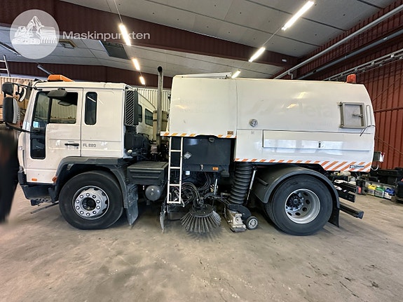 Volvo fl220 sopbil med Johnston JB VT650 8 of 27