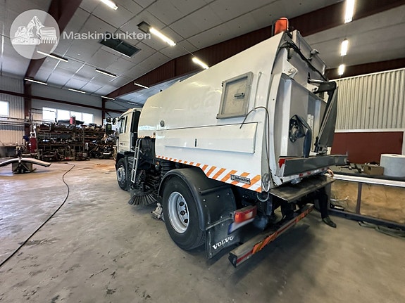 Volvo fl220 sopbil med Johnston JB VT650 7 of 27