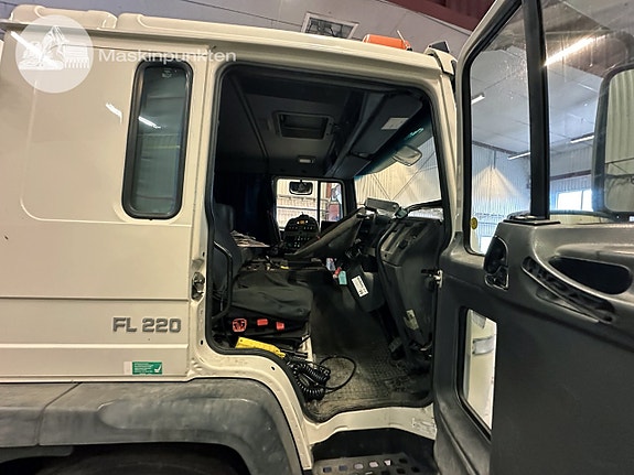 Volvo fl220 sopbil med Johnston JB VT650 9 of 27