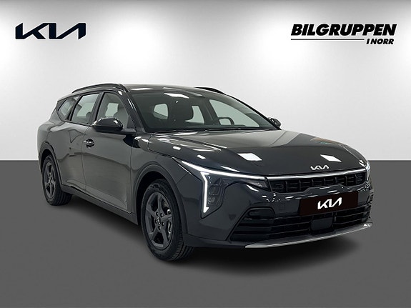 Kia K4 3 of 5
