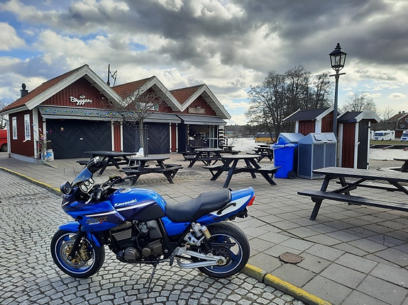Kawasaki Zrx1200s 3 of 4