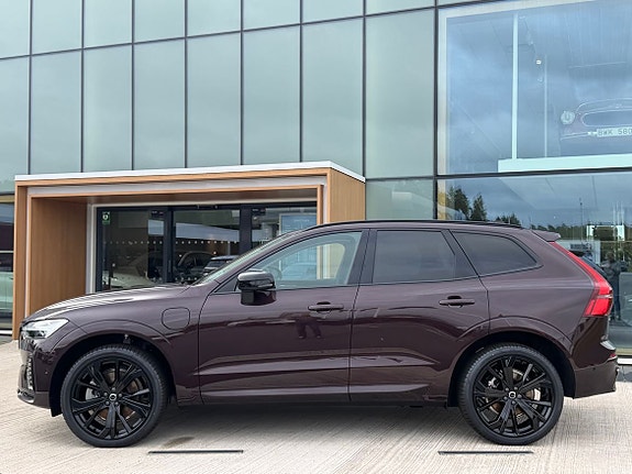 Volvo XC60 2 of 7