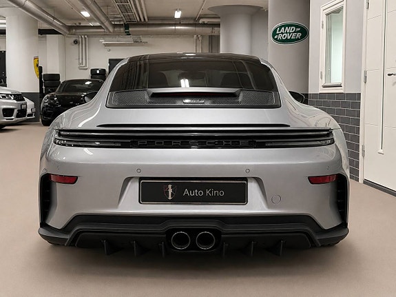 Porsche 911 4 of 5