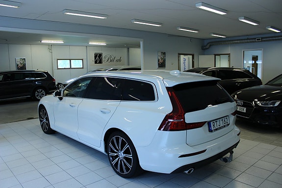 Volvo V60 4 of 5